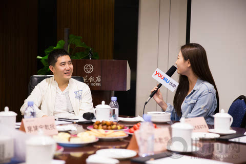 丰胸直播:每个人都可能是行为艺术的主角(图6)